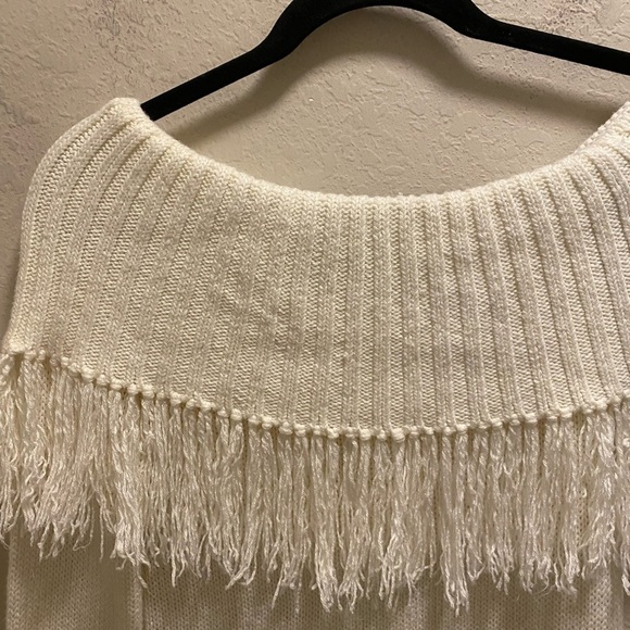 House of Harlow 1960 X Revolve Ivory Fringe Trim Jazzie Sweater Size XS - Picture 10 of 11